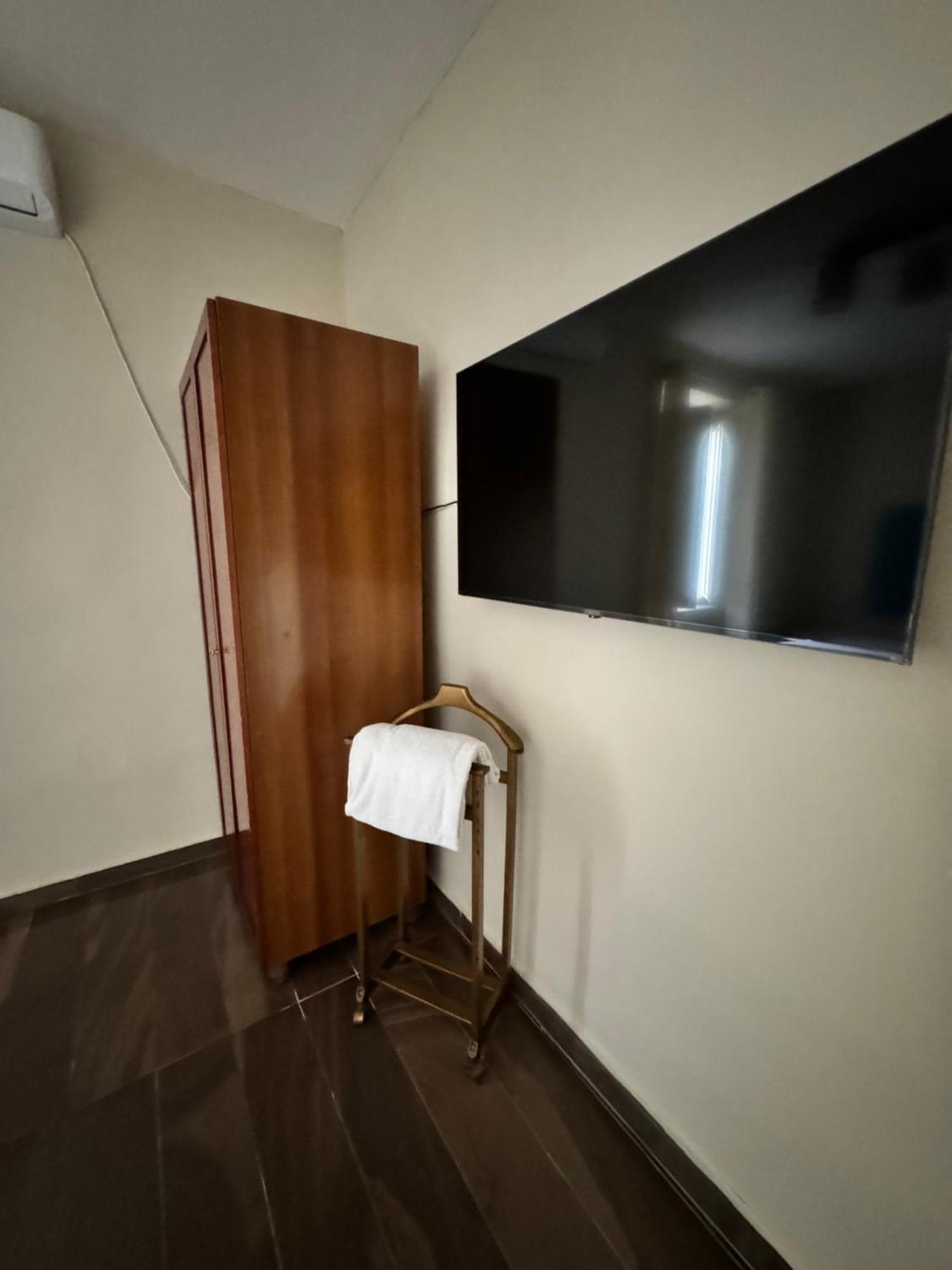 Room Station Giulia Naples Luaran gambar